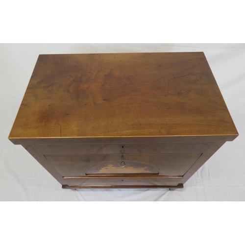 115 - Edwardian inlaid mahogany chest of 3 drawers, one fitted, with figured inlay, on bracket feet