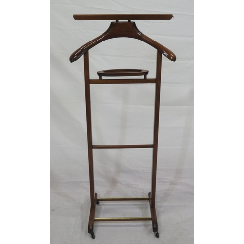 117 - Edwardian design clothes horse wit shape hanger and bracket feet