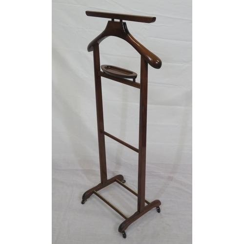 117 - Edwardian design clothes horse wit shape hanger and bracket feet