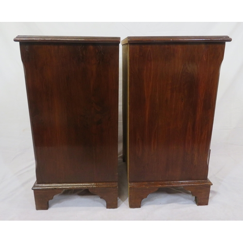 146 - Pair of Edwardian design crossbanded mahogany serpentine fronted small chests of 4 drawers with bras... 