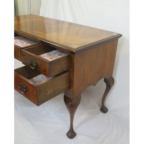 255 - Edwardian crossbanded mahogany and walnut desk or side table with 5 drawers, brass drop handles with... 