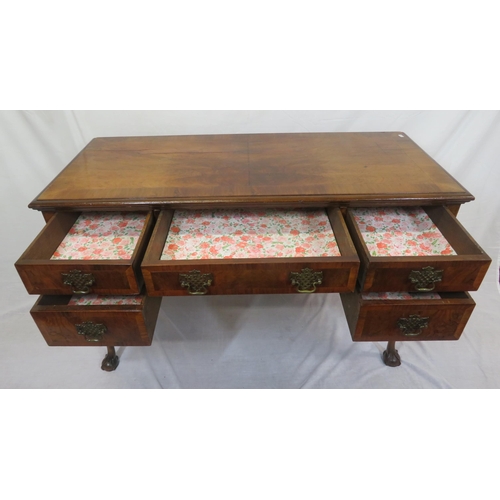 255 - Edwardian crossbanded mahogany and walnut desk or side table with 5 drawers, brass drop handles with... 