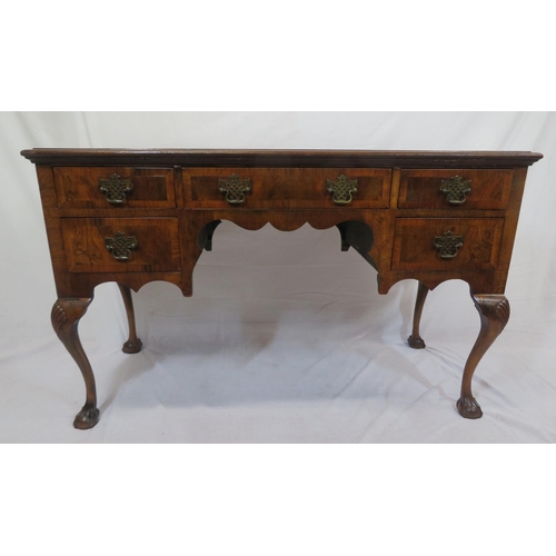 255 - Edwardian crossbanded mahogany and walnut desk or side table with 5 drawers, brass drop handles with... 