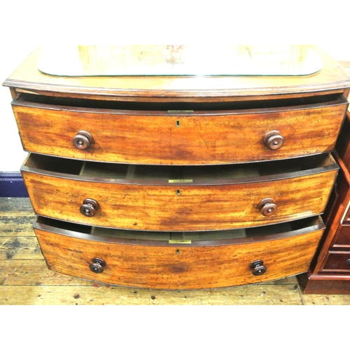 280 - Georgian mahogany bow fronted chest of 3 drawers with bun handles, on bracket feet