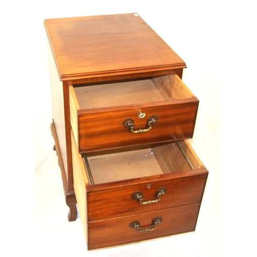 327 - Small Edwardian mahogany chest of 3 deep drawers with brass drop handles, on bracket feet