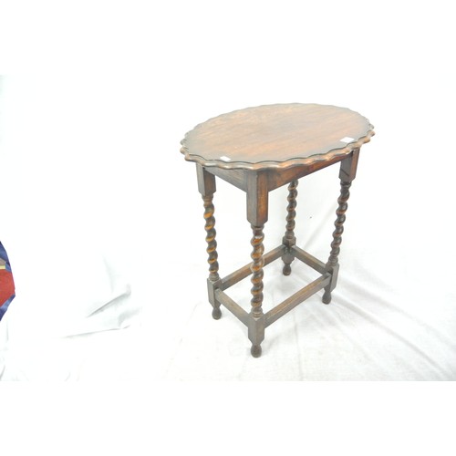 271 - Victorian oval oak occasional table with wavy rim, barley twist columns and stretcher