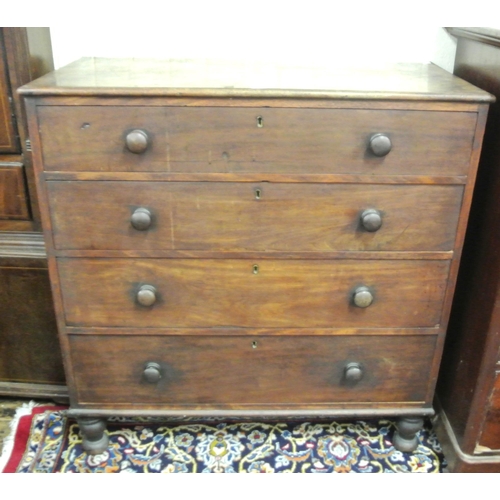 185 - Victorian mahogany chest of 4 drawers of graduationg sizes with bun handles, on bun feet