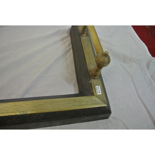 148 - Edwardian brass & metal fire fender with reeded rails