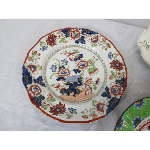 113 - 4 Masons Ironstone plates & 2 oval dishes with foliate decoration