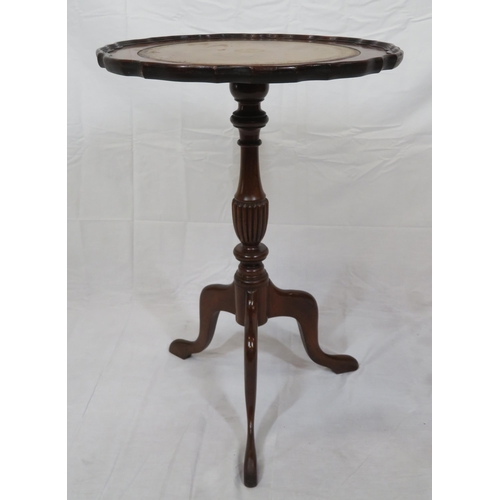 116 - Edwardian design lamp table with round wavy border, leatherette inset, vase turned column, on hipped... 