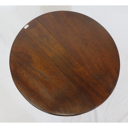 139 - Victorian mahogany occasional table with tip-up round top, vase turned column, on hipped tripod