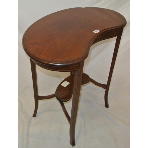 151 - Edwardian inlaid mahogany 2 tier kidney shaped occasional table with inlaid tapering legs & stretche... 