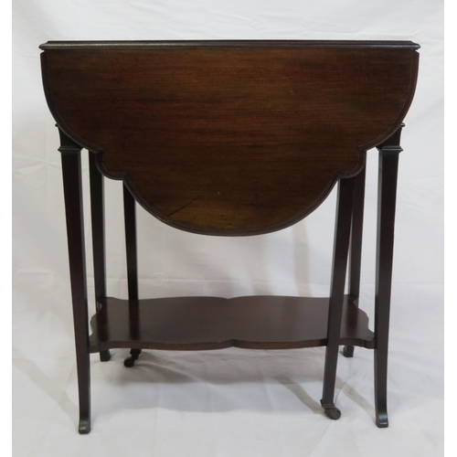 271 - Edwardian mahogany Pembroke table with serpentine shaped drop leaves, pull-out supports, tapering le... 