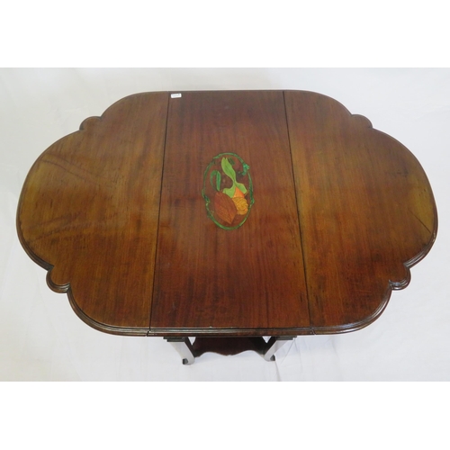 271 - Edwardian mahogany Pembroke table with serpentine shaped drop leaves, pull-out supports, tapering le... 