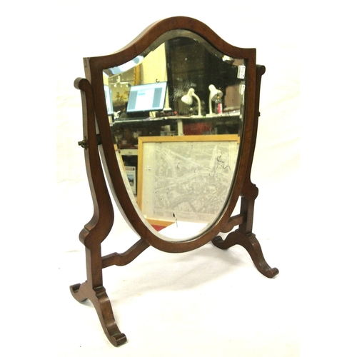 139 - Edwardian mahogany framed heart shaped bevelled swivel mirror with shaped columns, on bracket feet