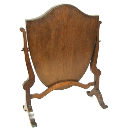 139 - Edwardian mahogany framed heart shaped bevelled swivel mirror with shaped columns, on bracket feet