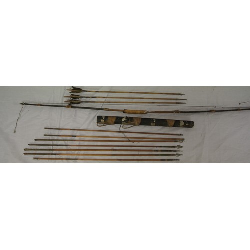 295 - Bow with arrows and round quiver