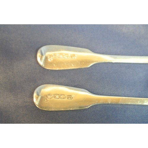 94 - Pair of Irish silver mustard or egg spoons with fiddle pattern crested handles and oval bowls, by Ch... 