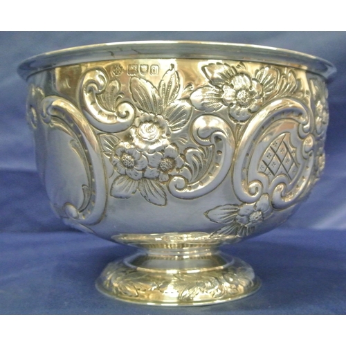 50 - London silver rose bowl with floral and scroll decoration, two cartouches, raised on round base, 302... 