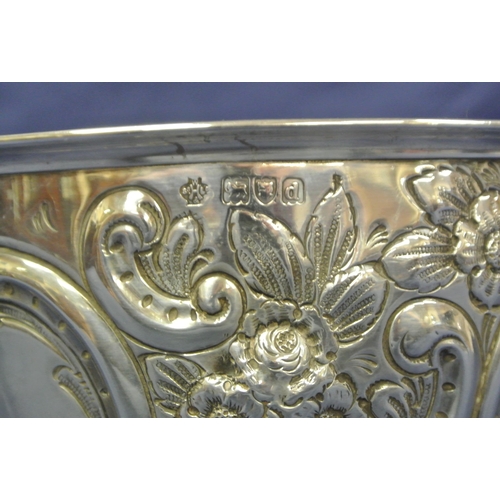 50 - London silver rose bowl with floral and scroll decoration, two cartouches, raised on round base, 302... 