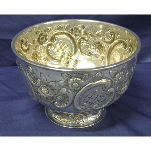 50 - London silver rose bowl with floral and scroll decoration, two cartouches, raised on round base, 302... 