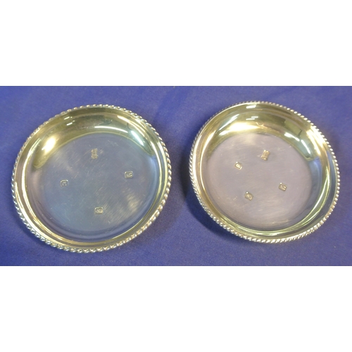 123 - Pair of Irish silver round pin trays with gadroon rims, by William Egan & Sons Ltd, Cork 1983, 85g, ... 