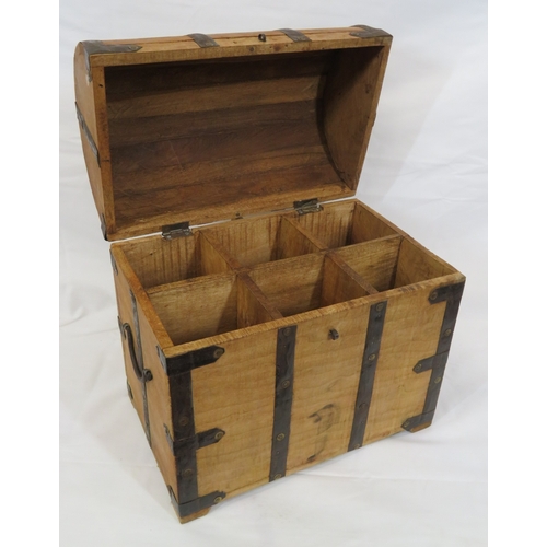 279 - Vintage timber wine box with sectioned interior & handles