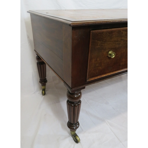 345 - Edwardian walnut & mahogany desk with leatherette inset, 5 drawers with brass handles, on turned ree... 