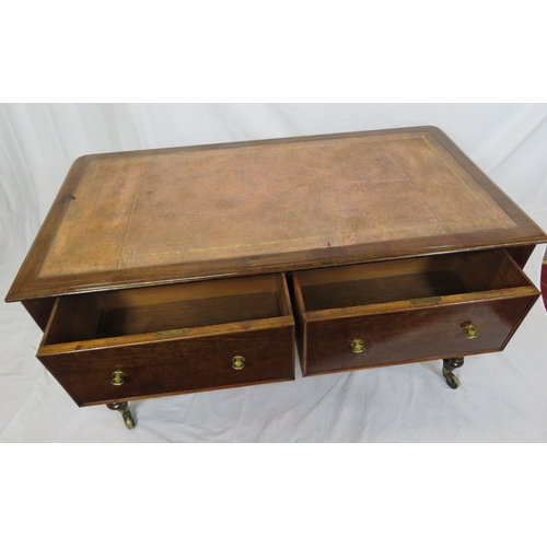 345 - Edwardian walnut & mahogany desk with leatherette inset, 5 drawers with brass handles, on turned ree... 