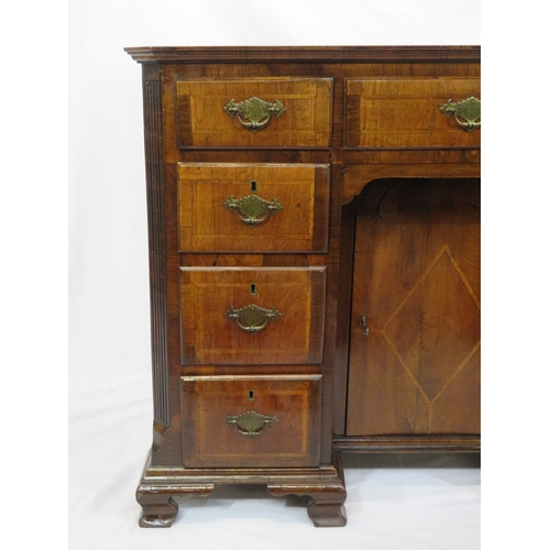 395 - Georgian mahogany kneehole desk with 9 drawers with brass drop handles & back plates, central press,... 