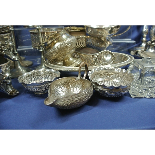 6 - Large lot of assorted silverplated items, in box