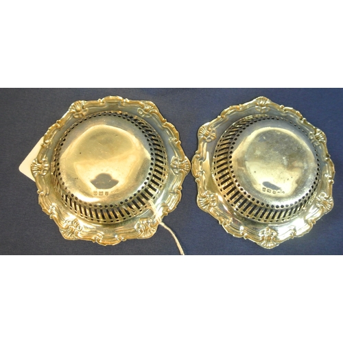 69 - Pair of Birmingham silver round bon-bon dishes with decorated rims and pierced bodies, d10.5cm, 55g