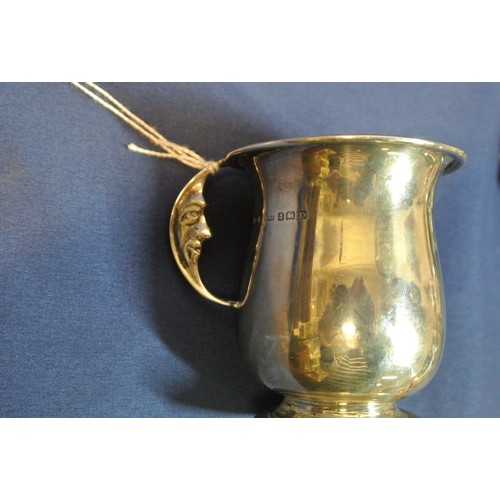 30 - Small Birmingham silver baluster shaped cup with figured handle, on round base, 91g, 7.5cm