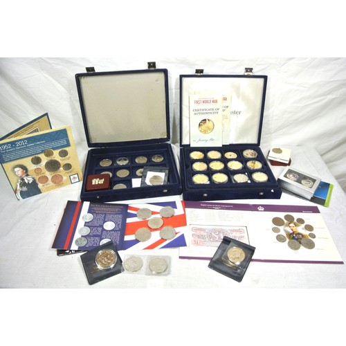 171 - UK Collection of various commemorative coins etc.  First World War, Queen Elizabeth various commemor... 