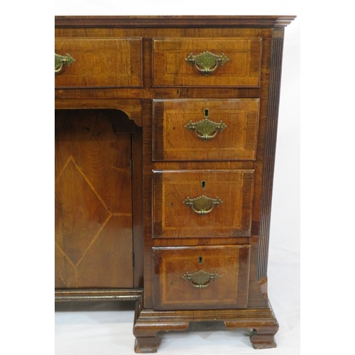 395 - Georgian mahogany kneehole desk with 9 drawers with brass drop handles & back plates, central press,... 