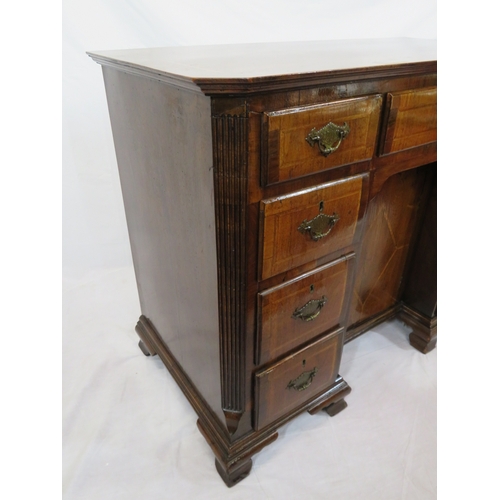 395 - Georgian mahogany kneehole desk with 9 drawers with brass drop handles & back plates, central press,... 