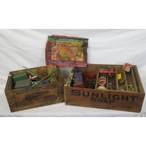 101 - Assorted lot of various Meccano works, engines, etc