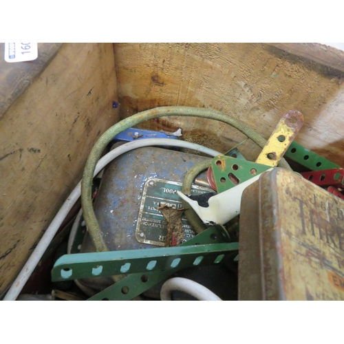 101 - Assorted lot of various Meccano works, engines, etc