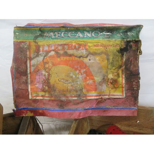 101 - Assorted lot of various Meccano works, engines, etc