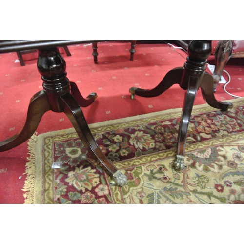 135 - Edwardian design D-end mahogany dining table with reeded borders, raised on twin baluster turned col... 