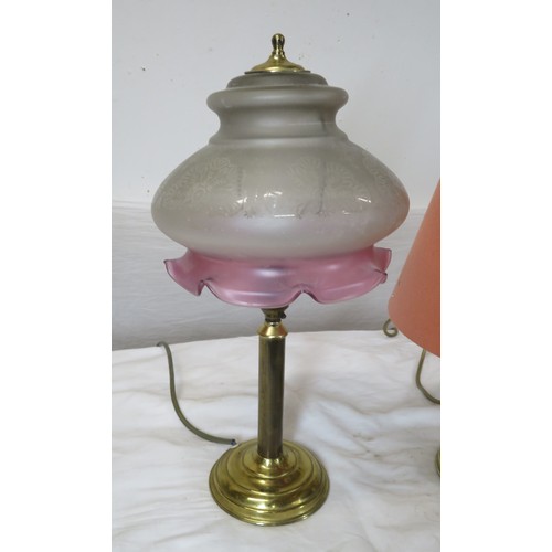 123 - Brass table lamp with decorative glass shade