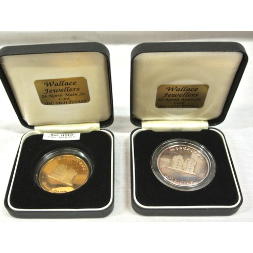 86 - Two commerative Monkstown Golf Club tokens /medals, one 9ct gold hall marked, one silver, in  black ... 