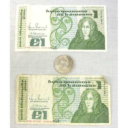 91 - Two Irish writers series £1 notes 16.03.89, 17.07.80 and a Patrick Pearce silver coin