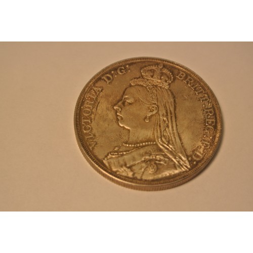 85 - Queen Victoria Jubilee Head Crown coin in box 1890, and 1965, 1977 and 1981 English commemorative co... 