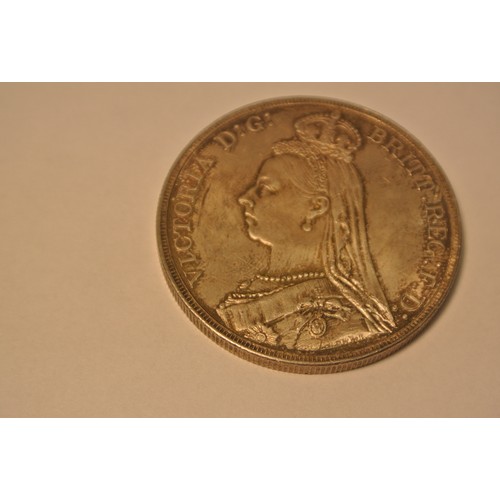 85 - Queen Victoria Jubilee Head Crown coin in box 1890, and 1965, 1977 and 1981 English commemorative co... 