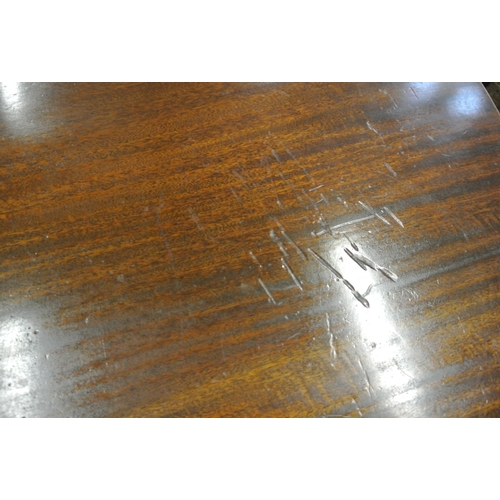 65 - Edwardian design D-end mahogany dining table with reeded borders, raised on twin baluster turned col... 