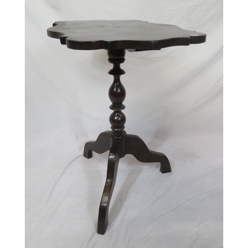 71 - Victorian oblong occasional pod table with wavy borders, turned shaped column, on hipped tripod