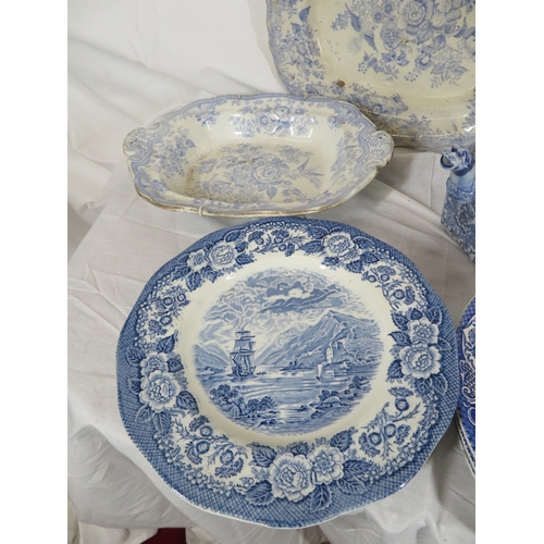 75 - Assorted lot of blue & white decorated ware in box