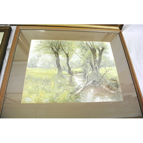 1 - Assorted lot of pictures in box