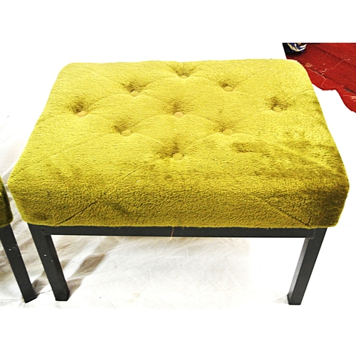 121 - Set of 3 upholstered stools with buttoned tops